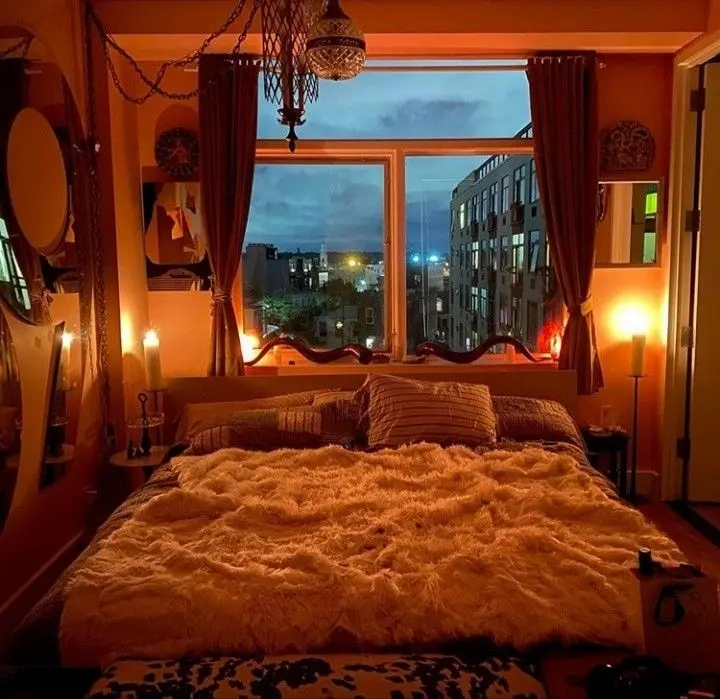 Warm bedroom ambiance